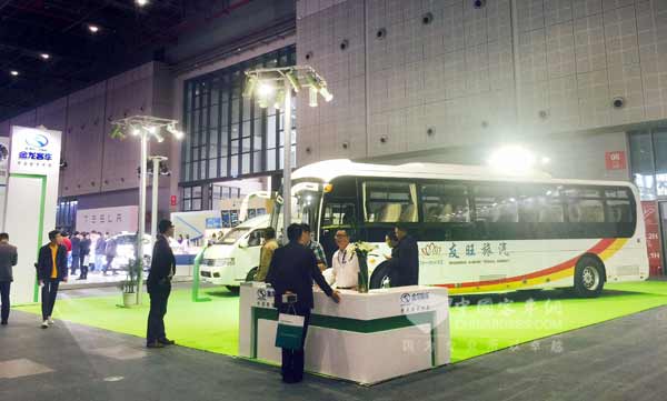 純電動(dòng)版凱歌輕客以及XMQ6110商務(wù)通勤車