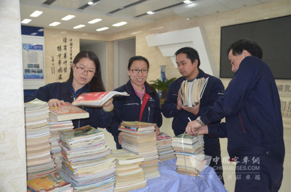 洛陽(yáng)凱邁：愛(ài)心捐書，傳遞希望