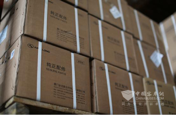 金龍客車北京倉儲中心為服務(wù)提供堅實后盾
