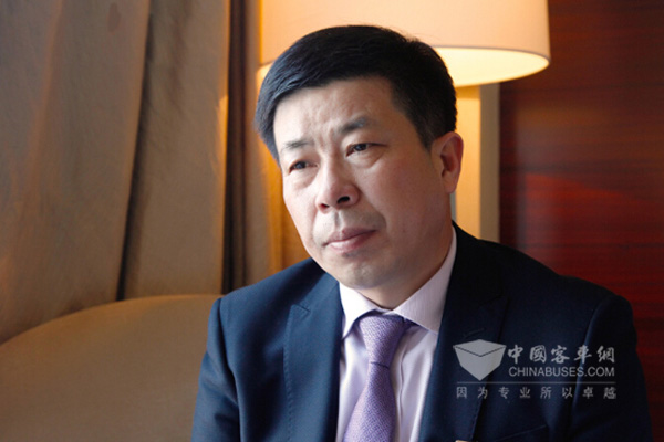 人大代表李祥斌:財政要補(bǔ)貼新能源公交