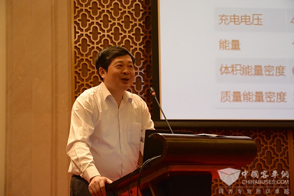 【專(zhuān)訪(fǎng)】動(dòng)力電池專(zhuān)家黃學(xué)杰：開(kāi)門(mén)創(chuàng)新，做好動(dòng)力電池