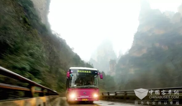 在旅游高峰期，看張家界客運(yùn)巴士如何應(yīng)對(duì)全負(fù)載模式？