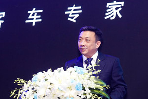 龍威Ⅱ代發(fā)布會(huì) 金龍客車(chē)副總周方明致辭
