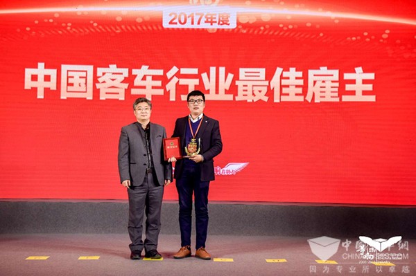 又傳捷報 中車電動問鼎影響中國客車業(yè)兩項(xiàng)大獎