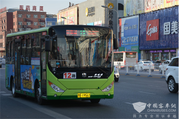 生態(tài)“鶴城”不懼嚴寒， 中通公交勇推公交電動化