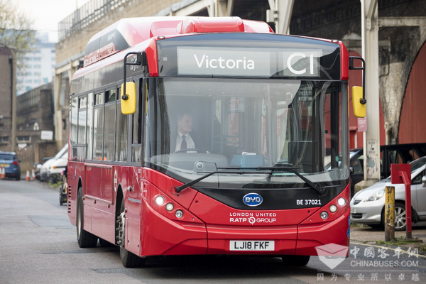 比亞迪英國(guó)交付36臺(tái)電動(dòng)公交車