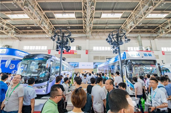 2019年北京道展|新動力“氫”裝上陣，吉利客車引領(lǐng)零排放綠色出行