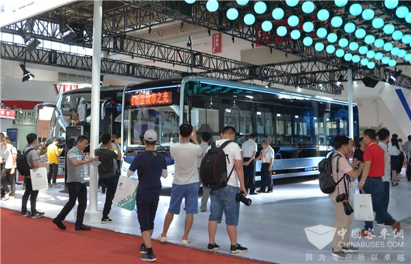 2019北京道展|中國“智”造新高度，金龍客車發(fā)布5G智能網(wǎng)聯(lián)城市公交