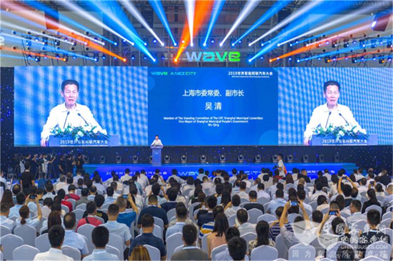 蘇州金龍?jiān)傩銦o(wú)人駕駛亮相2019世界智能網(wǎng)聯(lián)汽車(chē)大會(huì)