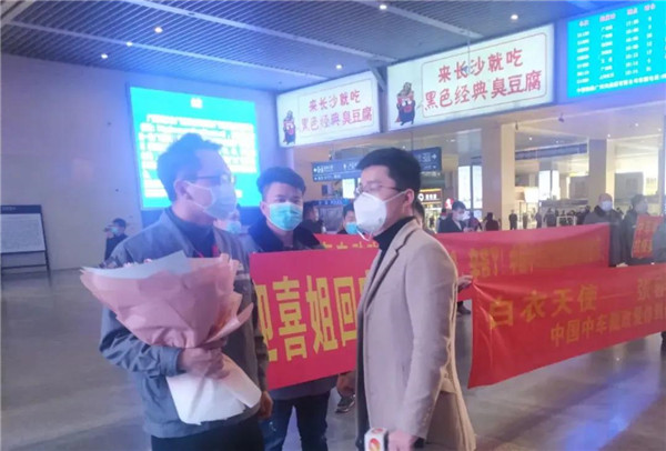 英雄凱旋，金銀潭“女神”，我們愛你!