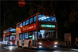 旅游“新地標(biāo)”！比亞迪助力打造上海首支純電動雙層觀光巴士車隊