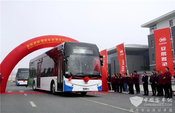 中國(guó)制造再“出?！保“矂P新能源客車(chē)批量出口以色列