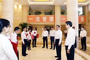 李小鵬會見交通運輸系統(tǒng)受表彰全國人民滿意公務員及集體代表