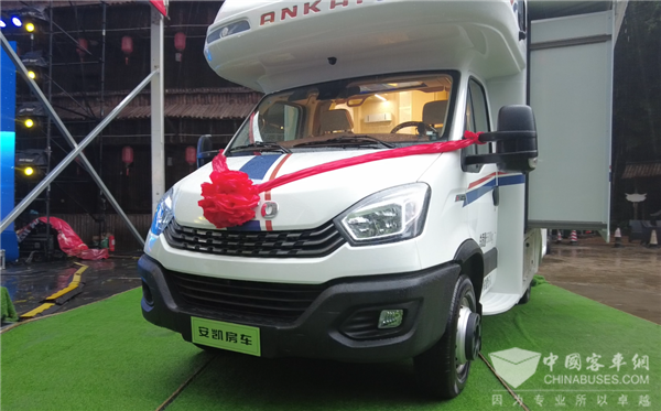 ?你與“詩和遠(yuǎn)方”的距離 或許只差一輛安凱房車而已