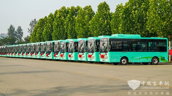 吉利星際客車(chē) 襄陽(yáng)谷城 農(nóng)村客運(yùn)車(chē)輛 便民公交系統(tǒng)
