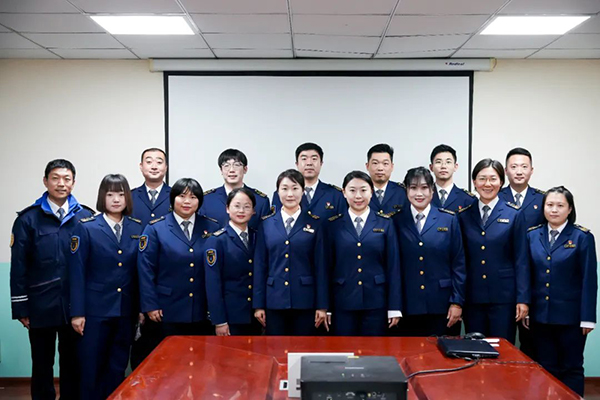 溫馨巴士舉辦內(nèi)訓(xùn)師經(jīng)驗(yàn)交流會(huì) 崗位技能競(jìng)賽頒獎(jiǎng)同期舉行