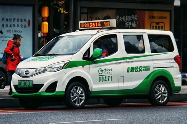 解決居民出行需求 重慶兩江公交同時(shí)新開3條便民公交線路