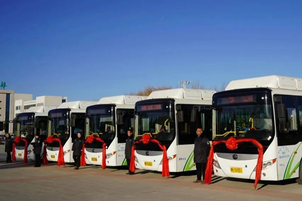全市首個實施旗區(qū) 鄂爾多斯鄂托克前旗公交車正式免費乘坐