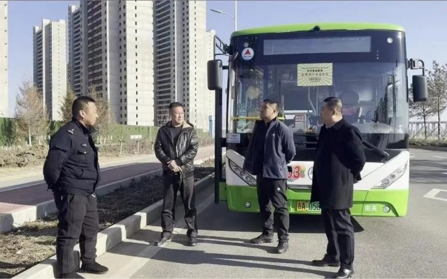 長春公交集團(tuán)巴士公司領(lǐng)導(dǎo)班子深入基層車隊(duì)調(diào)研指導(dǎo)工作