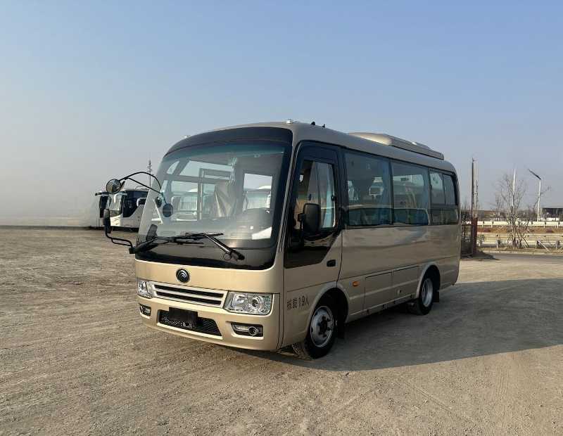 19座非營運(yùn)中型六速宇通6609客車 