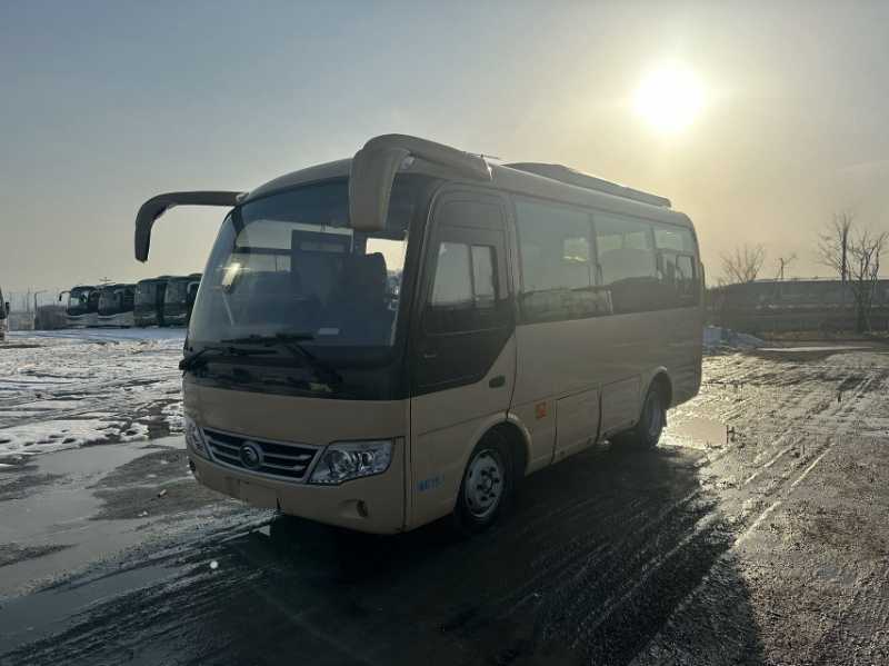  國五19座非營運(yùn)鍋爐暖氣外擺門宇通6609 