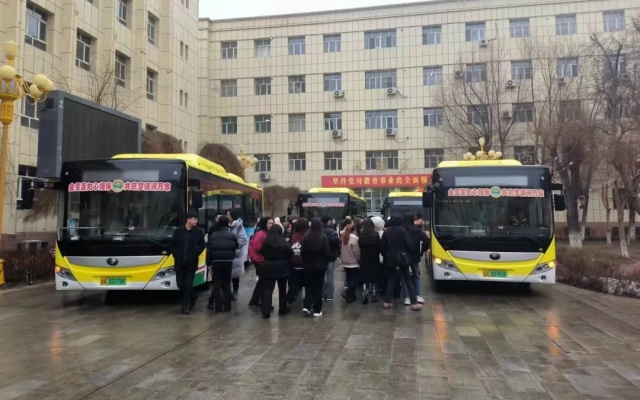烏魯木齊公交搶抓招聘會 客流服務(wù)豐富“公交+”出行途徑