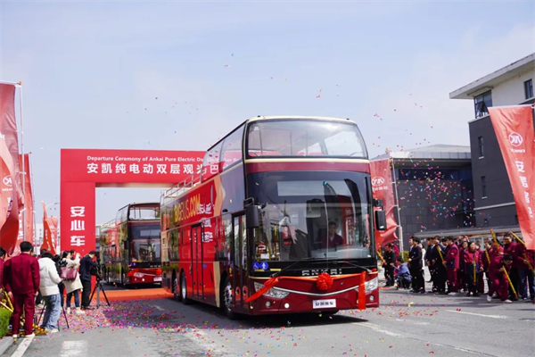 打卡景點(diǎn)、增彩奧運(yùn) 安凱純電動(dòng)雙層巴士批量出口法國(guó)