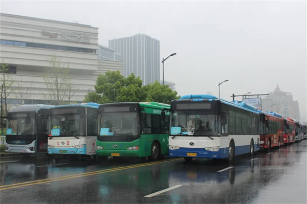 完美護航金當?shù)伛R拉松賽事 金華公交這樣做