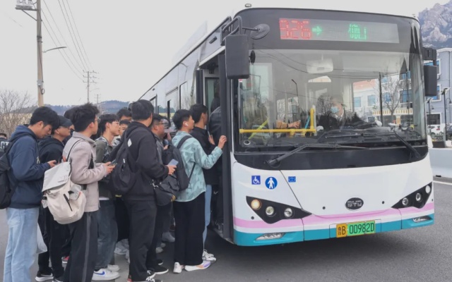三天66.3萬人次 青島公交圓滿完成清明節(jié)客流運輸工作