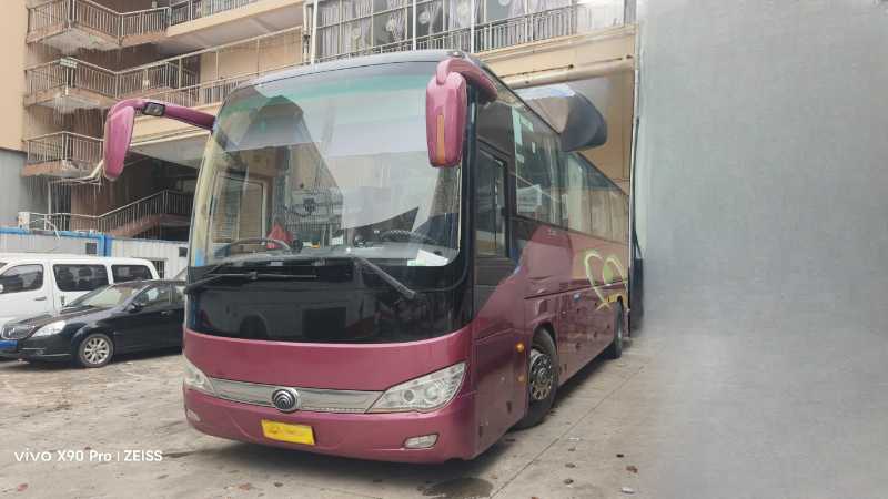 粵牌國(guó)四47座宇通6119氣囊中門(mén)旅游車(chē)