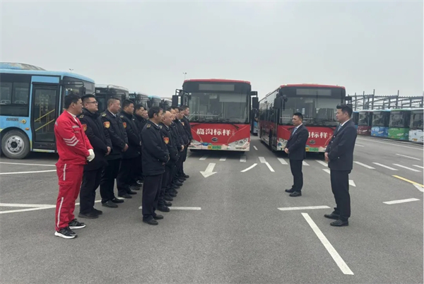 護(hù)航學(xué)生春游行 淮安公交做了哪些工作？