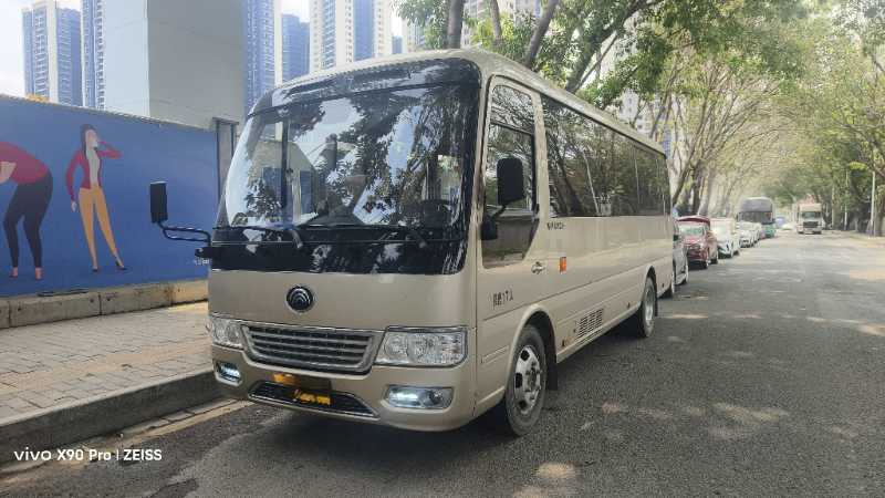 2021年10月 國(guó)六柴油17座宇通T7高配旅游車 