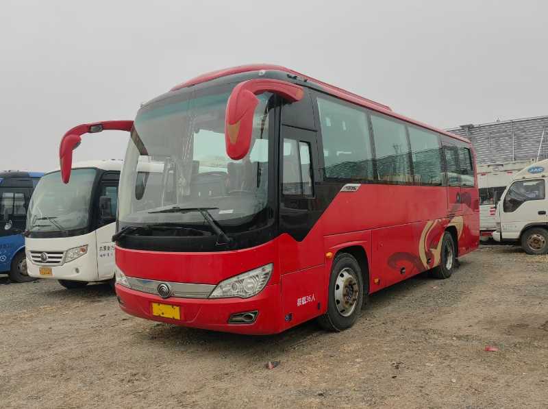 2017年3月 國(guó)五36座東北配宇通6876一手營(yíng)運(yùn)車