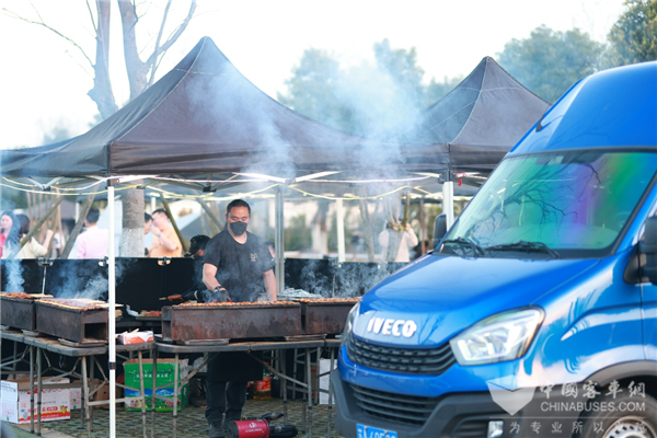 從街頭到山河：依維柯車主丁亮的創(chuàng)業(yè)故事