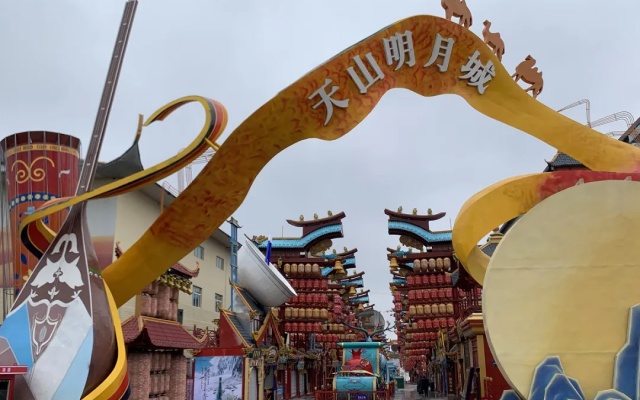 烏魯木齊公交集團(tuán)經(jīng)營(yíng)三部以“公交+文旅” 帶您打卡天山明月城