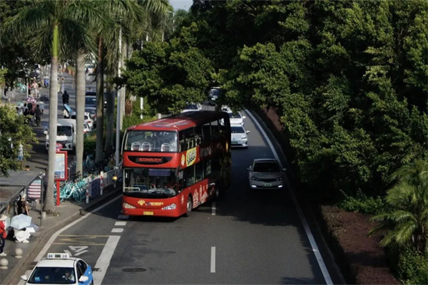 五一小長(zhǎng)假旅游熱持續(xù) 看金龍客車如何帶旅客游山玩水