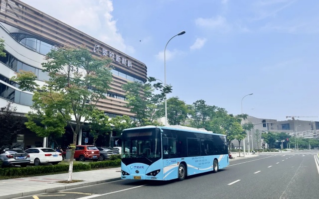 直達(dá)多個(gè)園區(qū) 寧波高新區(qū)企業(yè)通勤軌道接駁線開通
