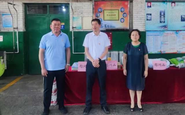 夏日炎炎“烤”驗(yàn) 太原公交送出絲絲“清涼”暖心