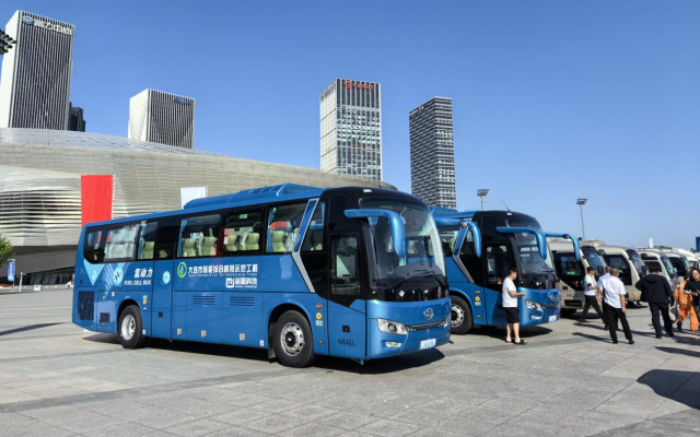 領(lǐng)跑2024夏季達(dá)沃斯綠色出行 金旅氫燃料電池客車提供保障