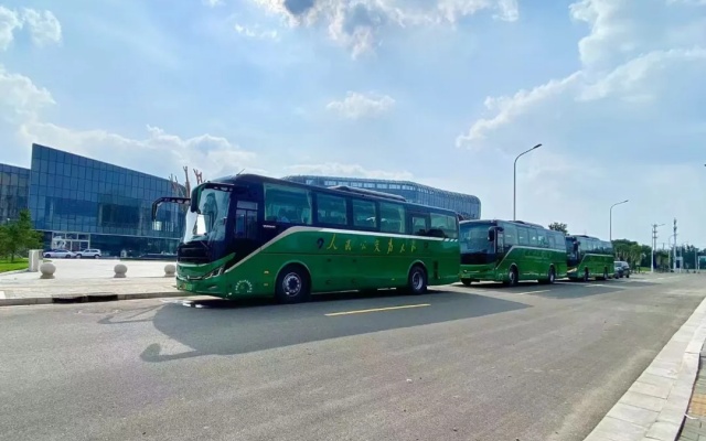 石家莊市公交圓滿完成河北省城市公共交通協(xié)會(huì)第九次會(huì)員代表大會(huì)車輛保