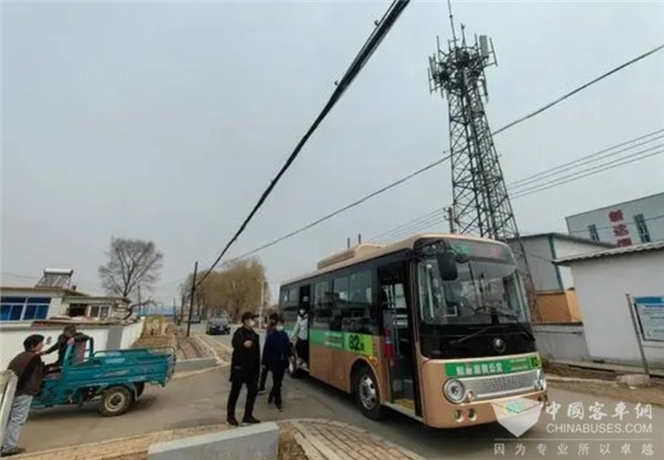 城郊公交客流不足 并非只有“停運(yùn)”一條路