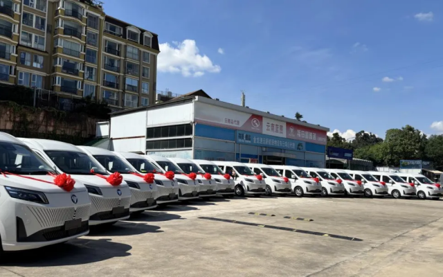 以躍級品質(zhì)助客運提質(zhì)發(fā)展 圖雅諾大V批量交付云南
