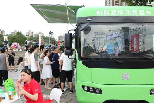 中車移動售賣車首次亮相，就引發(fā)排隊狂潮！