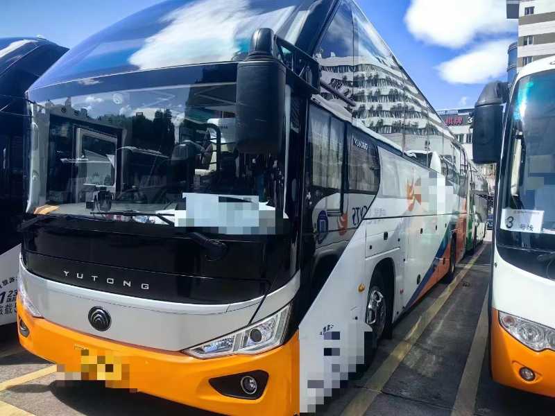 2023年4月 國(guó)六37座2+1宇通6120客車(chē)