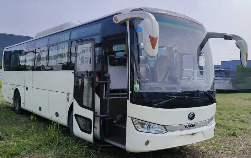 多臺(tái)48座非營(yíng)運(yùn)寧德時(shí)代宇通6115新能源電車(chē)