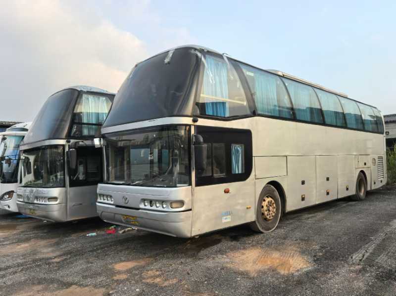 2015年12月 同款3臺(tái)53座國(guó)四青年6127中門(mén)車(chē)