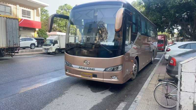 2021年6月 國(guó)五48座金龍氣囊旅游車(chē)