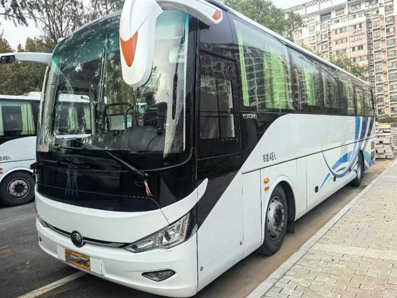 2023年10月 同款多臺(tái)國六48座有公告原版原漆宇通C11旅游車