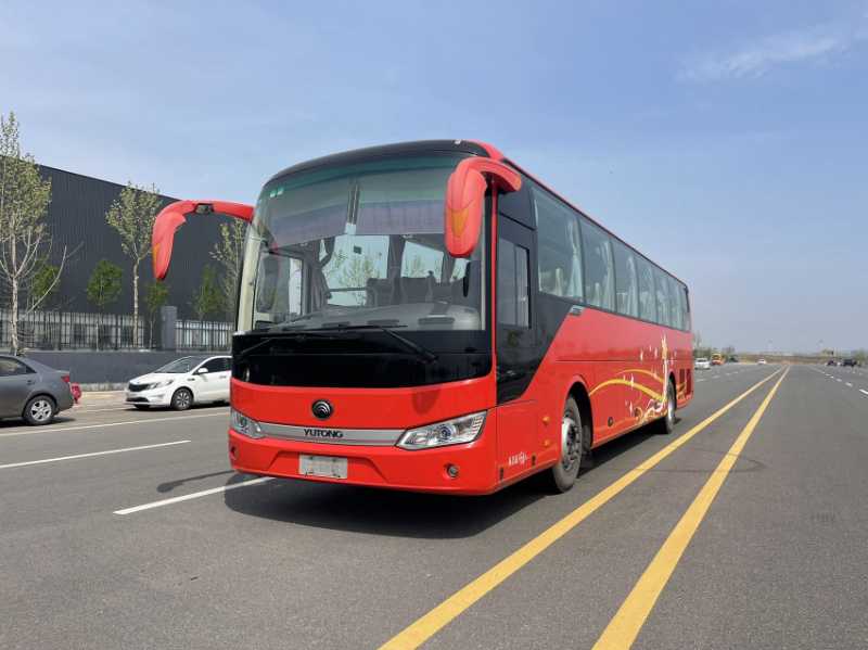  國(guó)五非營(yíng)運(yùn)54座宇通6125客車(chē)