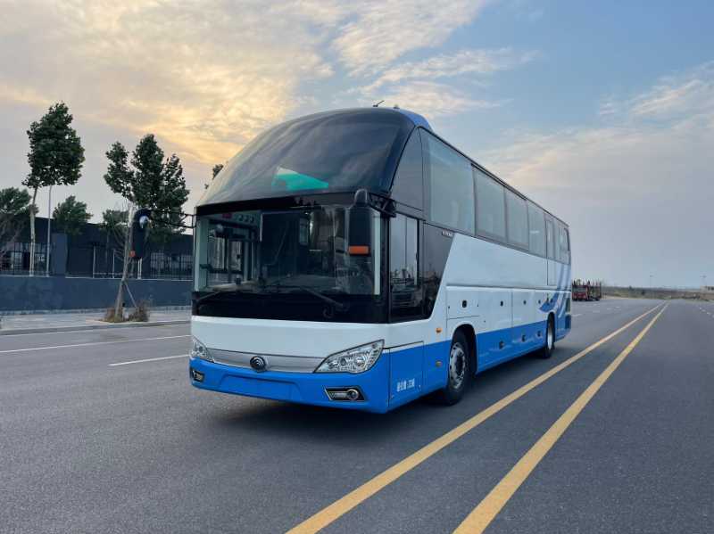 國(guó)五12米33座2+1宇通6122保姆車(chē)